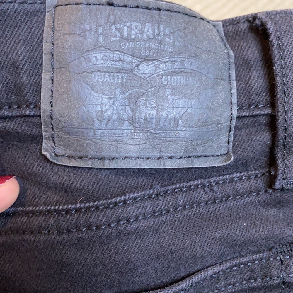Levi’s Black Distressed Wedgie High Rise Skinny Jeans - Picture 2 of 10